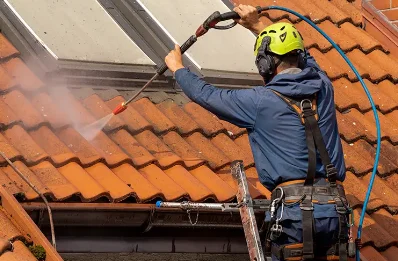 Démoussage et hydrofuge de toiture à Radepont